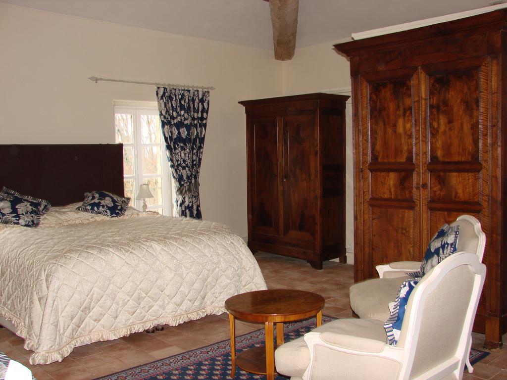 B&B Tour De Saint Anne Azille Rom bilde